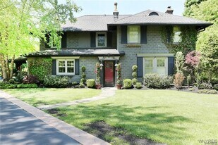 72 N Long St in Buffalo, NY - Building Photo