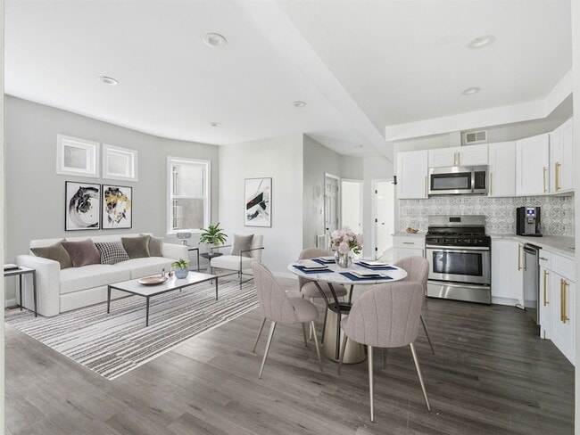 23 Bayview Ave in Jersey City, NJ - Building Photo - Building Photo