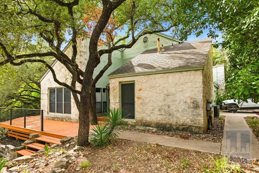 6506 Cat Creek Trail in Austin, TX - Building Photo