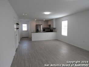10102 Ana Hts in San Antonio, TX - Building Photo - Building Photo