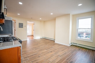 30 Elm St, Unit 3 in Newark, NJ - Building Photo - Building Photo
