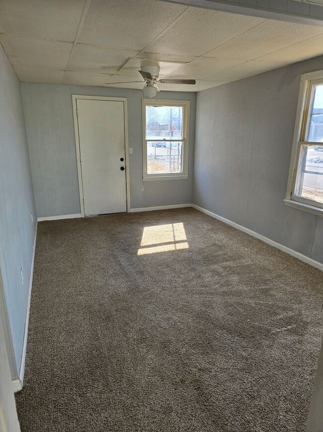 412 Wood River Ave in East Alton, IL - Building Photo - Building Photo