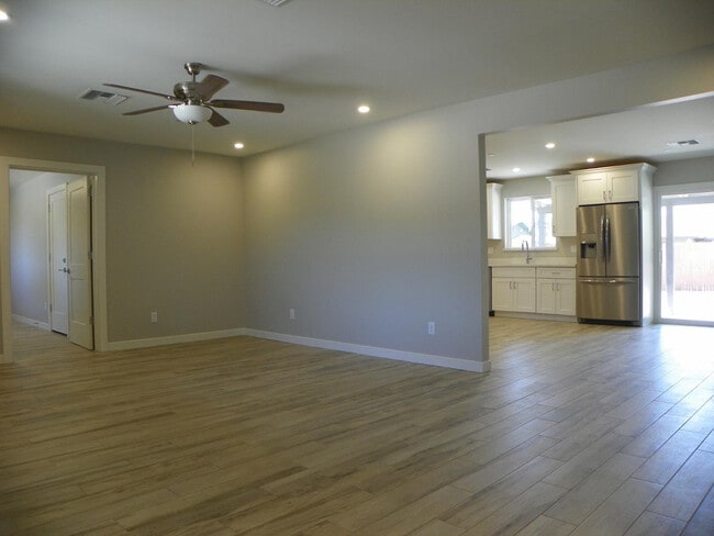 8337 E Meadowbrook Ave in Scottsdale, AZ - Building Photo - Building Photo