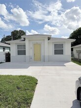 416 NE 12th Ave in Boynton Beach, FL - Building Photo - Building Photo