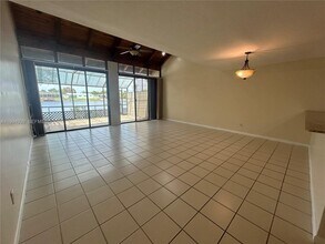 1660 NW 113th Way in Pembroke Pines, FL - Building Photo - Building Photo