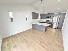 11565 Wasco Rd in Garden Grove, CA - Building Photo