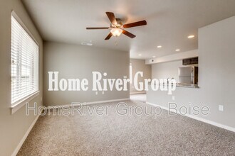 949 E Travel Ln in Kuna, ID - Building Photo - Building Photo