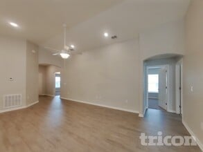 579 Lorient Drive, Unit 3-268 in Eagle Lake, FL - Building Photo - Building Photo