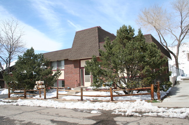 16817 W 16th Pl in Golden, CO - Foto de edificio - Building Photo