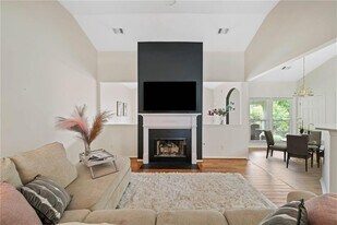 1595 Hill Crossing Ct in Grayson, GA - Building Photo
