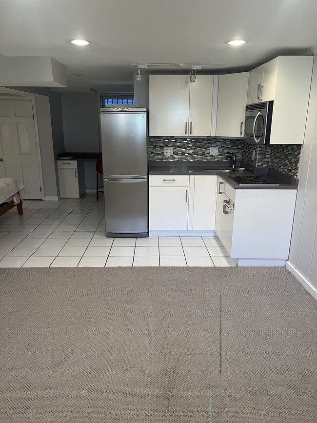 6128 29th St NW in Washington, DC - Building Photo - Building Photo