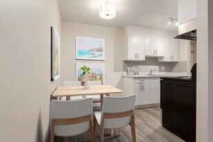 Eighty Nine Collins Apartments in Medicine Hat, AB - Building Photo