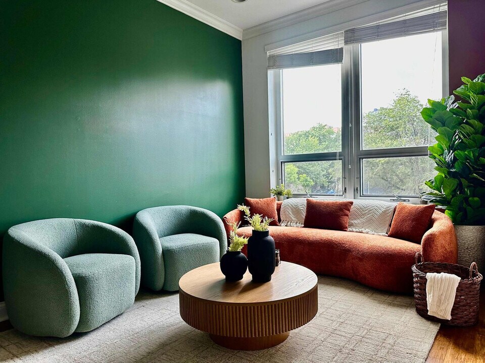 1249 W Madison St in Chicago, IL - Building Photo