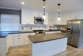 2355 W Lincoln St in Long Beach, CA - Building Photo - Building Photo