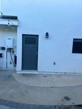 19548 Los Alimos St, Unit 19546 in Porter Ranch, CA - Building Photo - Building Photo