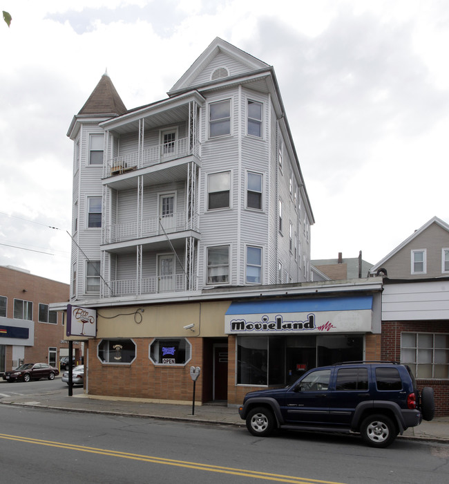 1669-1673 Acushnet Ave in New Bedford, MA - Building Photo - Building Photo