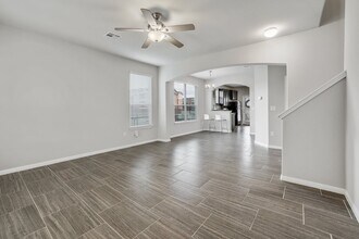 525 N Heatherwilde Blvd in Pflugerville, TX - Building Photo - Building Photo