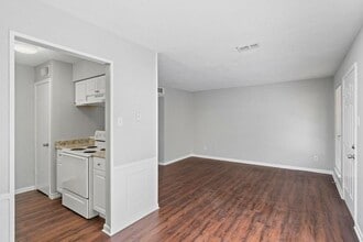 Tara Apartments in Texas City, TX - Building Photo - Building Photo