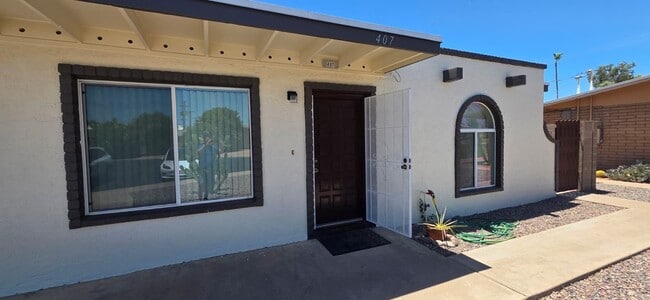 1041 N Mesa Dr