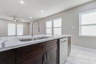 7968 Henson St in Houston, TX - Building Photo - Building Photo