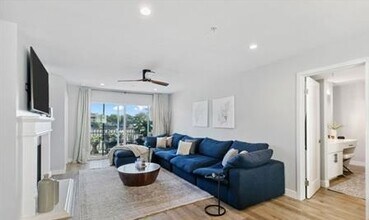 6435 Kanan Dume Rd, Unit 37 in Malibu, CA - Building Photo - Building Photo