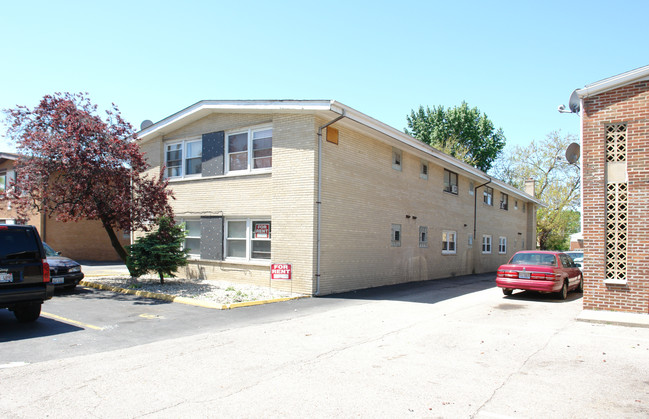 1640 N 1st Ave in Melrose Park, IL - Foto de edificio - Building Photo