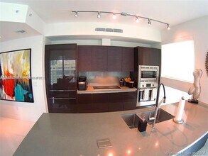 1080 Brickell Ave, Unit 2208 in Miami, FL - Building Photo - Building Photo