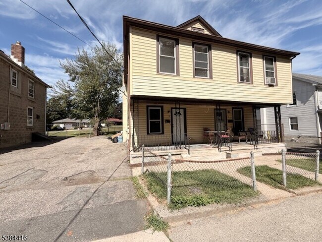 17 Stoll St in Netcong, NJ - Building Photo - Building Photo