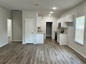 102 Navajo Dr in Mabank, TX - Building Photo - Building Photo
