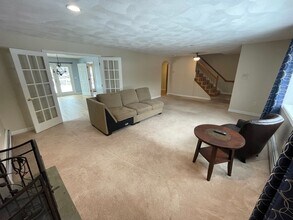 4 Indiana Ave in Woburn, MA - Building Photo - Building Photo