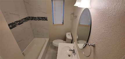 2342 N Federal Hwy in Hollywood, FL - Building Photo - Building Photo