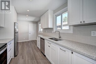 78 Barwood Crescent in Kitchener, ON - Building Photo