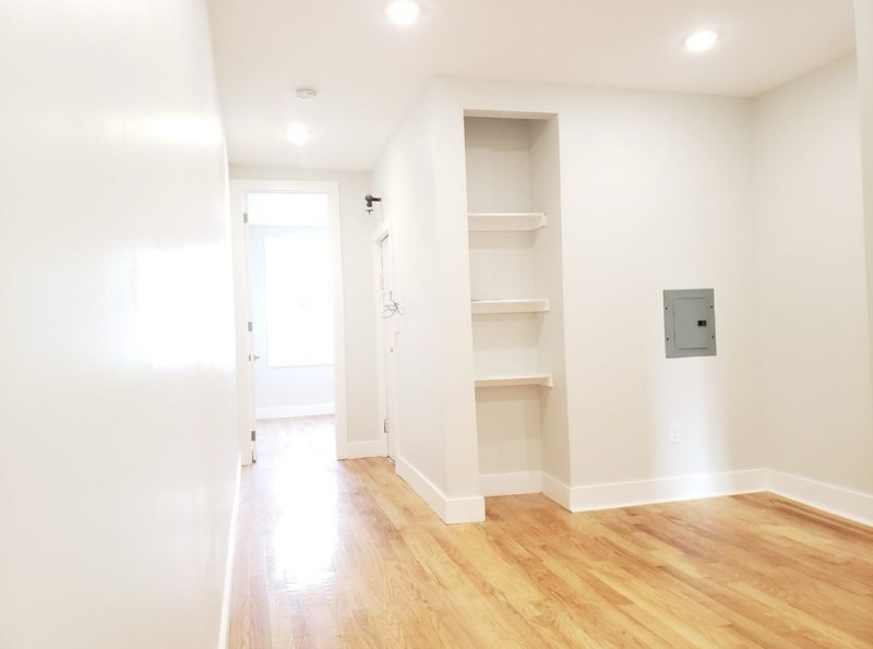 407 61st St in West New York, NJ - Building Photo