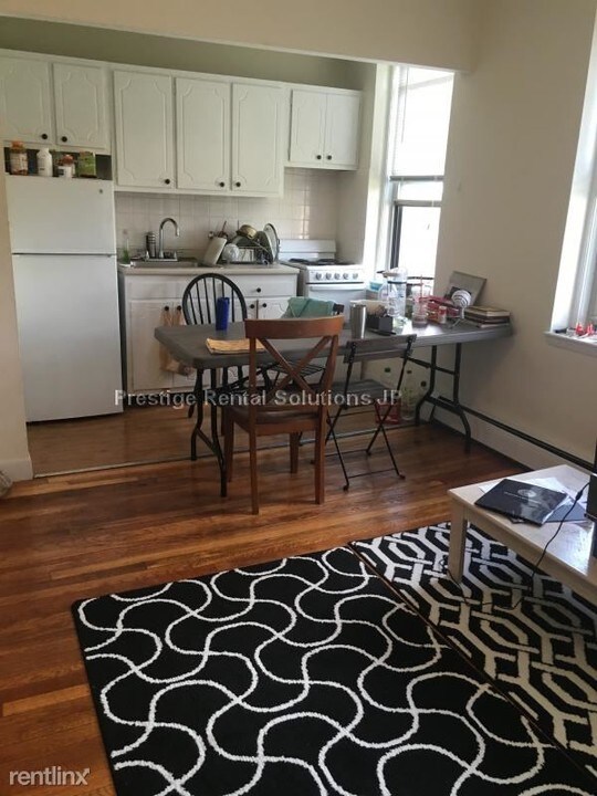 64 Brighton Ave-Unit -Apt 305 in Boston, MA - Building Photo