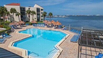 5736 PUERTA DEL SOL Blvd in St. Petersburg, FL - Building Photo - Building Photo