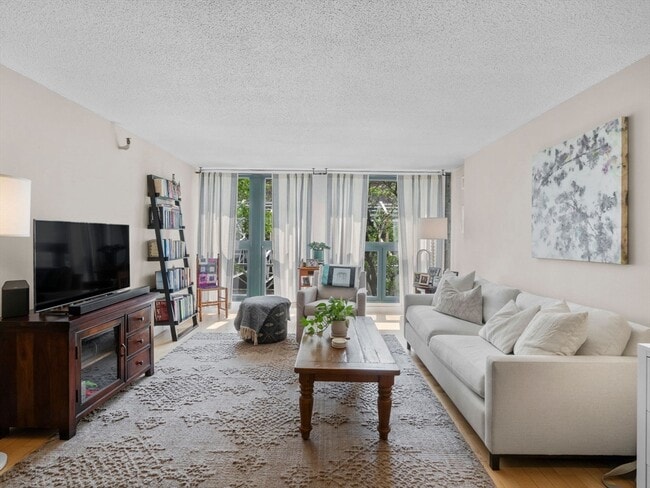 42 8th St in Boston, MA - Building Photo - Building Photo