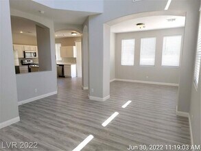 9712 Floweret Ave in Las Vegas, NV - Building Photo - Building Photo