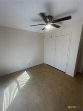 201 Versailles St in Victoria, TX - Building Photo - Building Photo