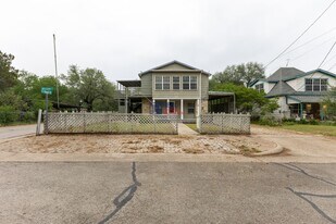 308 Mission St in Glen Rose, TX - Building Photo