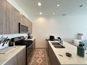 4111 N Narragansett Ave in Chicago, IL - Building Photo - Building Photo