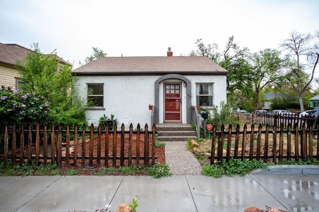 property at 922 E High St
