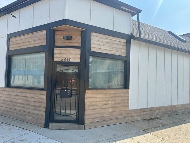 property at 2407 S Kinnickinnic Ave