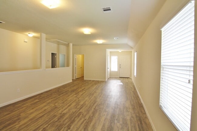 6103 Dawn Misty Ln in Houston, TX - Building Photo - Building Photo