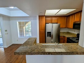 1950 Camino De La Reina in San Diego, CA - Building Photo
