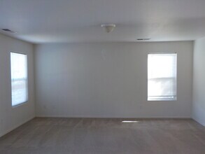 4204 W Rialto Ct in Visalia, CA - Building Photo - Building Photo