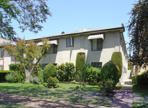 402 N Palm Dr in Beverly Hills, CA - Building Photo - Building Photo