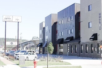 270 W 3rd St in Winona, MN - Building Photo - Building Photo