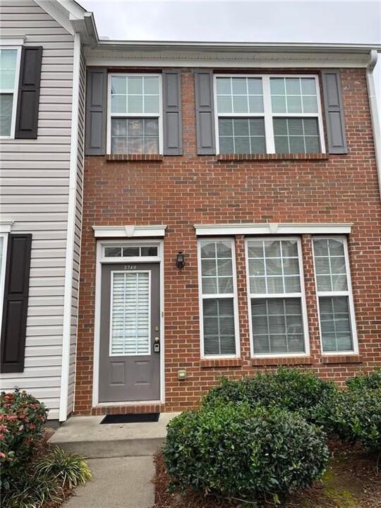 2740 Heathrow Dr in Lawrenceville, GA - Building Photo