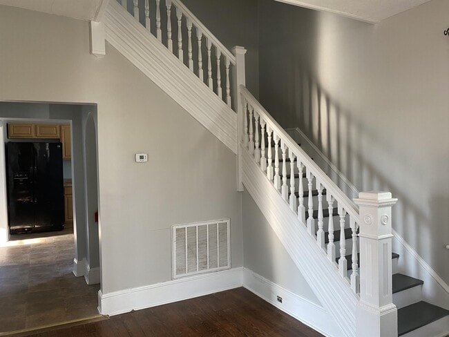 8 Delaware Ave in Delmar, DE - Building Photo - Building Photo