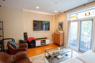 2771 W Francis Pl in Chicago, IL - Building Photo - Building Photo